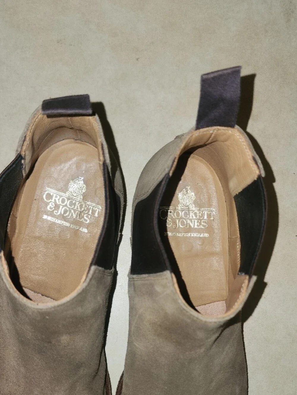 Men's Suede Chukka Boots in Taupe Brown